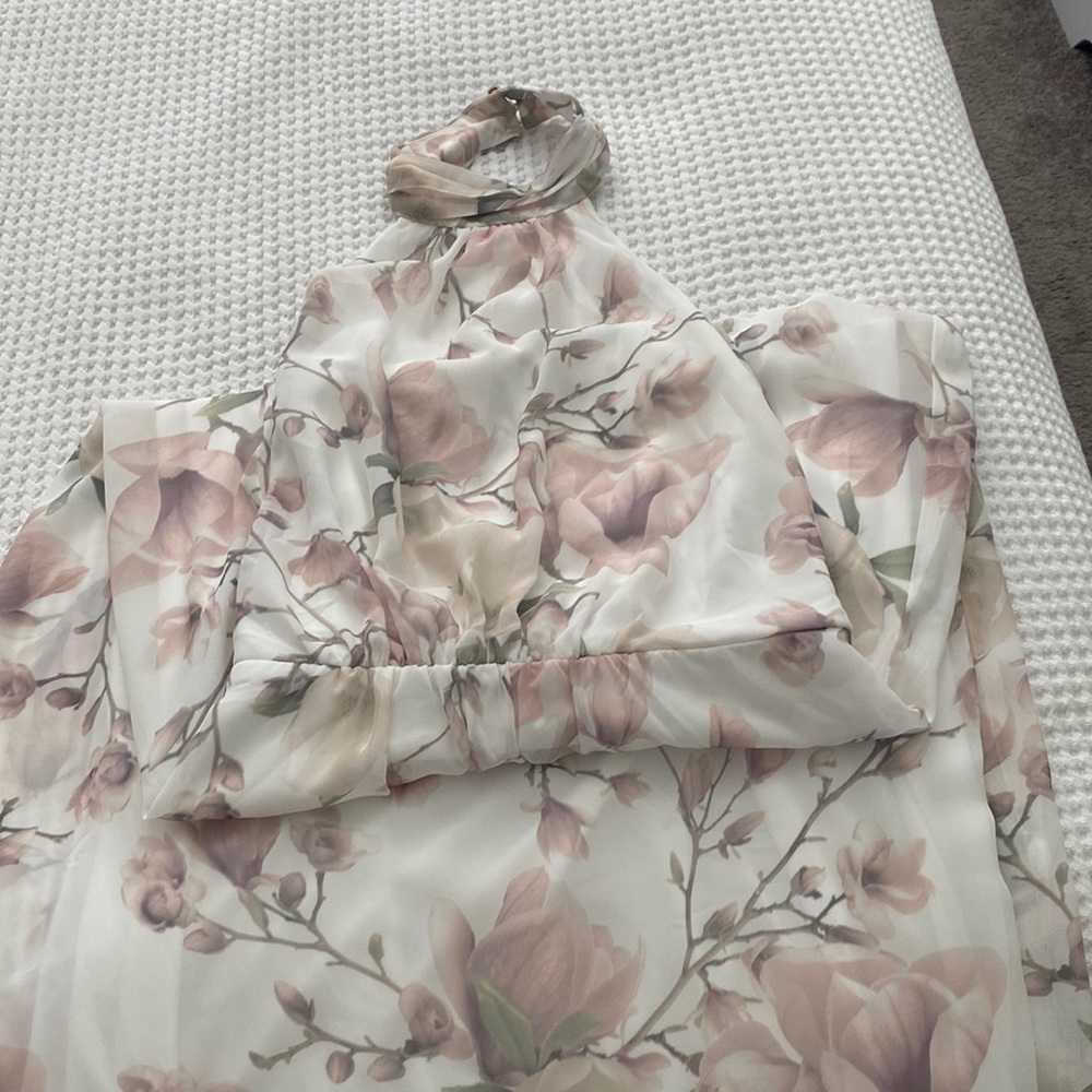 Floral backless dress